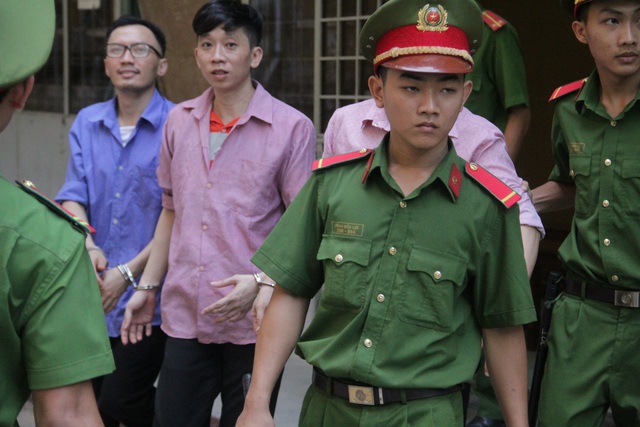 Ông “trùm” buôn lậu trốn truy nã rồi bị tâm thần - 1 Ông “trùm” buôn lậu trốn truy nã rồi bị tâm thần - 1