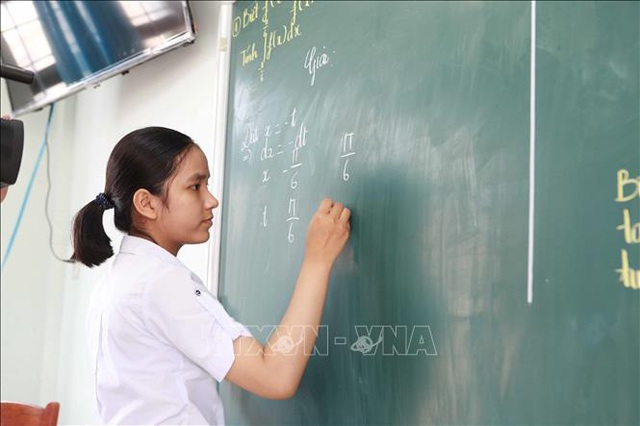 Nữ sinh của ngôi trường “nhà quê” giành giải Vàng Olympic Toán học - 1 Nữ sinh của ngôi trường “nhà quê” giành giải Vàng Olympic Toán học - 1