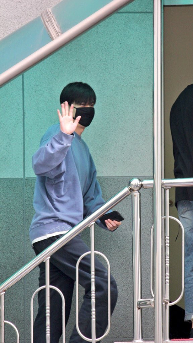 Fan tụp tập đón Kim Tan Lee Min Ho xuất ngũ - 9 Fan tụp tập đón Kim Tan Lee Min Ho xuất ngũ - 9