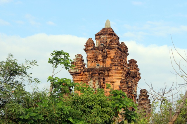 Những điểm đến kh&ocirc;ng n&ecirc;n bỏ lỡ khi đến Ph&uacute; Y&ecirc;n  - 11