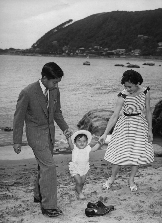Đường tới ngai vàng của tân Nhật hoàng Naruhito - 2