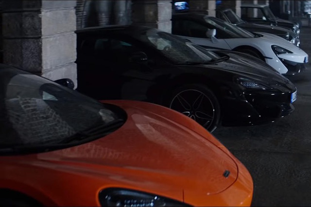 Hé lộ dàn xe thập cẩm trong phần mới của bom tấn Fast Furious - 4 Hé lộ dàn xe thập cẩm trong phần mới của bom tấn Fast Furious - 4