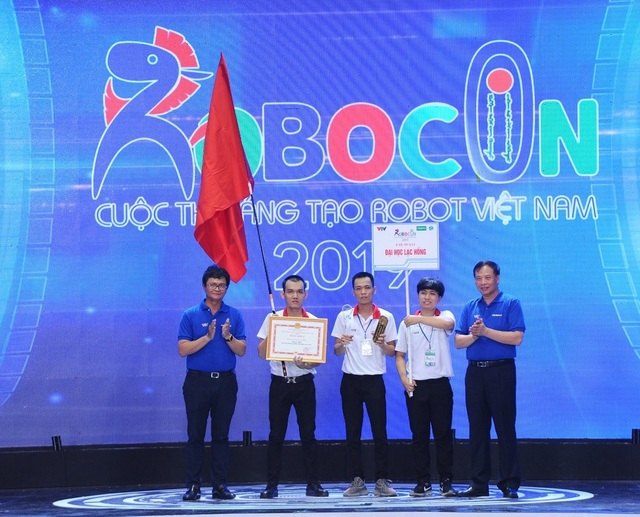 Trường ĐH Lạc Hồng lần thứ 9 vô địch cuộc thi Robocon Việt Nam - 3