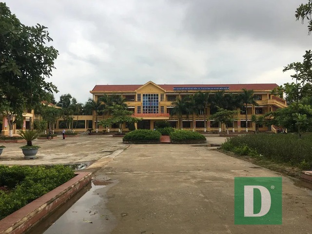 Quảng B&igrave;nh: Gi&aacute;m đốc Sở GD-ĐT y&ecirc;u cầu xử l&yacute; nghi&ecirc;m vụ nữ sinh lớp 10 bị đ&aacute;nh rồi quay clip - 3