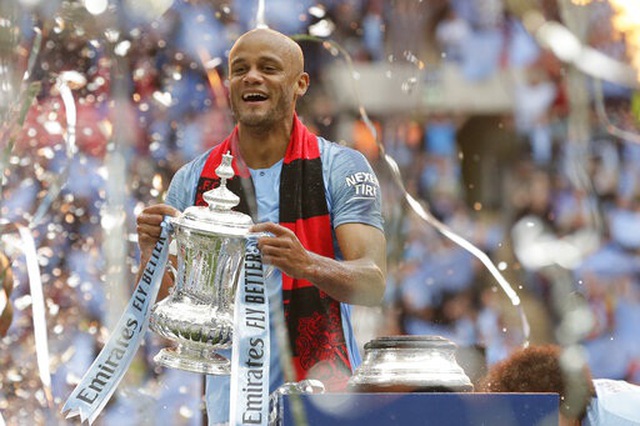 Kompany bất ngờ chia tay Man City để trở về Bỉ - 1 Kompany bất ngờ chia tay Man City để trở về Bỉ - 1