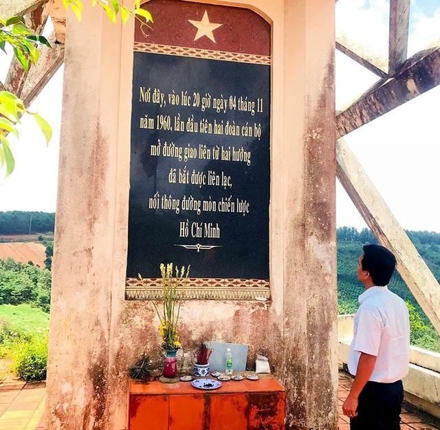 “Đồng đội tôi nằm lại dãy Trường Sơn !” - 1 “Đồng đội tôi nằm lại dãy Trường Sơn !” - 1