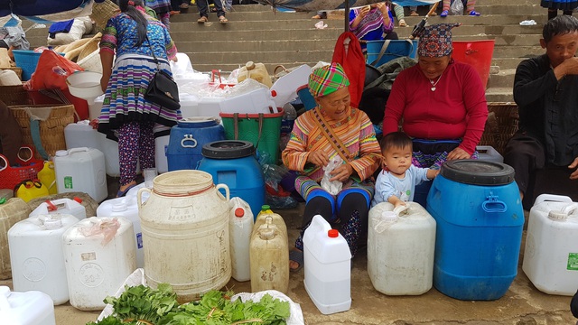 Những phiên chợ chỉ bán một món hàng duy nhất ở vùng cao Tây Bắc - 23 Những phiên chợ chỉ bán một món hàng duy nhất ở vùng cao Tây Bắc - 23