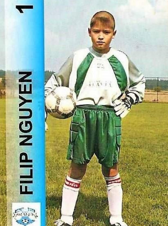 Thủ môn Filip Nguyễn chia sẻ về tuổi thơ khó khăn khi chơi bóng ở CH Séc - 1 Thủ môn Filip Nguyễn chia sẻ về tuổi thơ khó khăn khi chơi bóng ở CH Séc - 1
