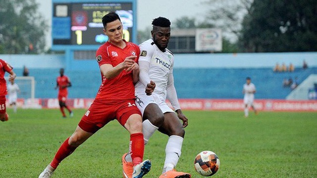 Trung vệ Adriano Schmidt dính chấn thương, nguy cơ bỏ lỡ King’s Cup - 1 Trung vệ Adriano Schmidt dính chấn thương, nguy cơ bỏ lỡ King’s Cup - 1