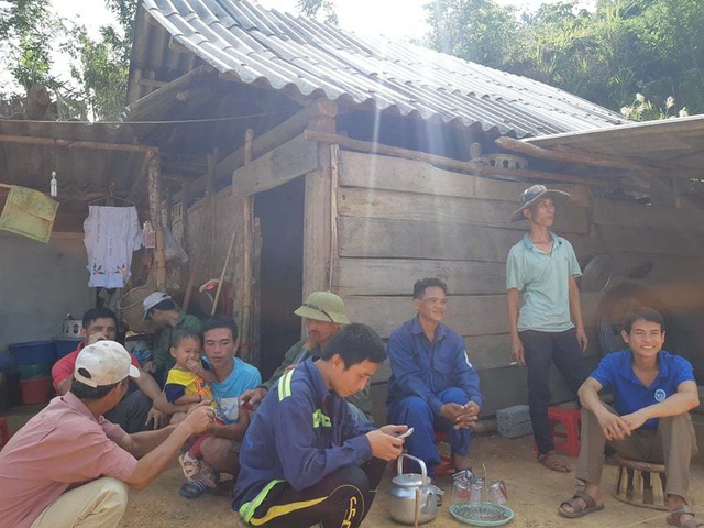 Dân sống trong lều tạm bợ chờ tái định cư - 8 Dân sống trong lều tạm bợ chờ tái định cư - 8