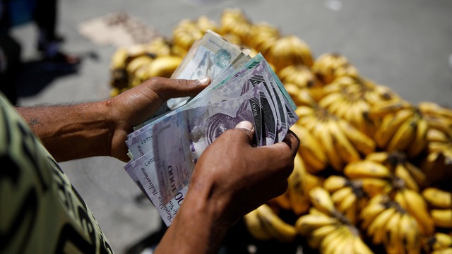 Venezuela công bố chỉ số siêu lạm phát giữa lúc khủng hoảng - 1 Venezuela công bố chỉ số siêu lạm phát giữa lúc khủng hoảng - 1