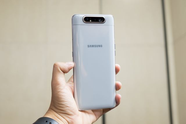 Samsung tung smartphone camera trượt xoay tại Việt Nam, giá 14,9 triệu đồng - 3 Samsung tung smartphone camera trượt xoay tại Việt Nam, giá 14,9 triệu đồng - 3