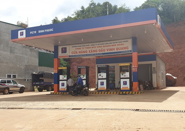 Vụ bắt đại gia xăng dầu Trịnh Sướng: Lộ đường dây tiêu thụ 6 triệu lít xăng giả mỗi tháng - 2 Vụ bắt đại gia xăng dầu Trịnh Sướng: Lộ đường dây tiêu thụ 6 triệu lít xăng giả mỗi tháng - 2