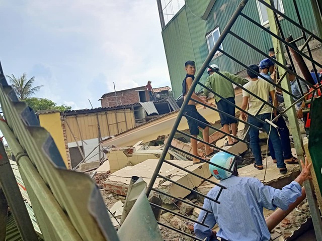 Vụ sập nhà ở Hà Tĩnh: Do phá dỡ nhà không đúng cách - 2 Vụ sập nhà ở Hà Tĩnh: Do phá dỡ nhà không đúng cách - 2