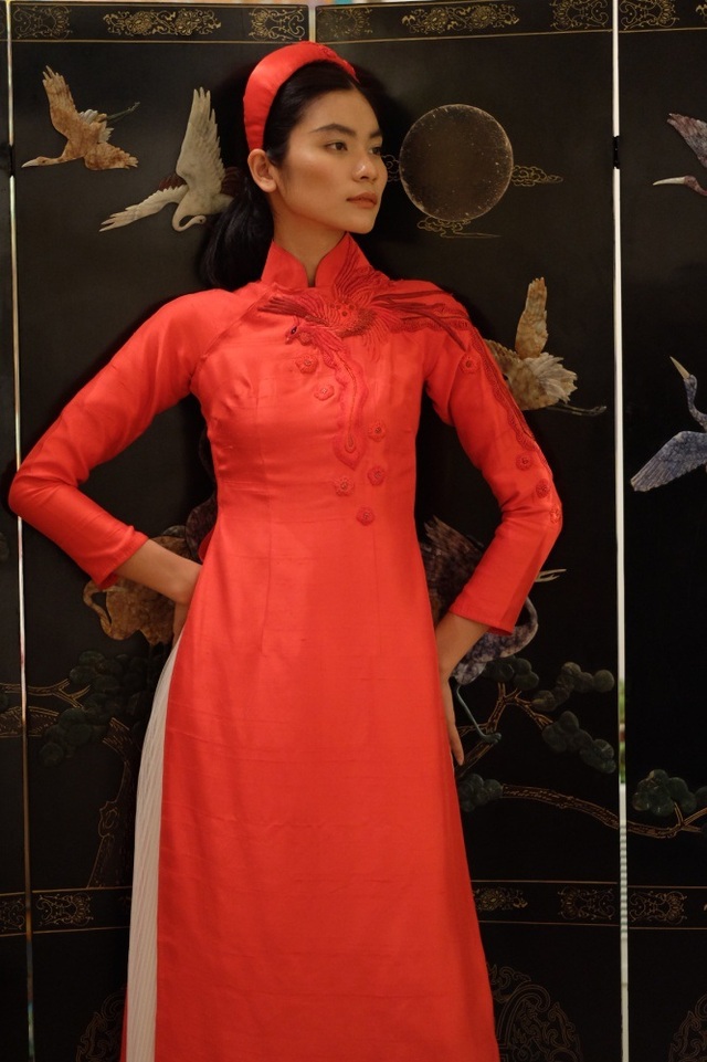 Rực rỡ áo dài Việt Nam, những mẫu thời trang đỉnh cao thu hút công chúng Nga - 10
