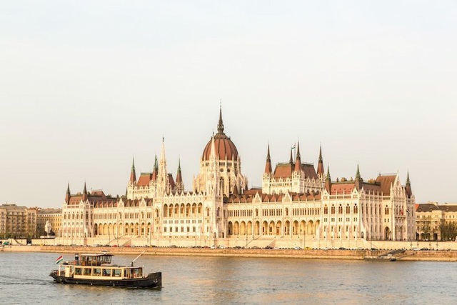 15 thành phố xinh đẹp nhất châu Âu - 7