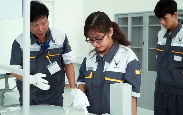 Nhìn lại hành trình 21 tháng ra đời mẫu xe ôtô Việt Nam đầu tiên mang tên VinFast - 5 Nhìn lại hành trình 21 tháng ra đời mẫu xe ôtô Việt Nam đầu tiên mang tên VinFast - 5