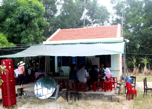 Ba cha con bị truy sát Ba cha con bị truy sát