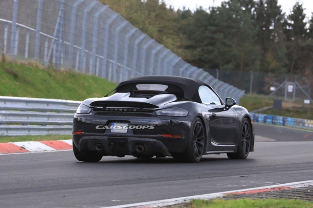 Porsche hé lộ hình ảnh mẫu xe thể thao mui trần mới - 8 Porsche hé lộ hình ảnh mẫu xe thể thao mui trần mới - 8