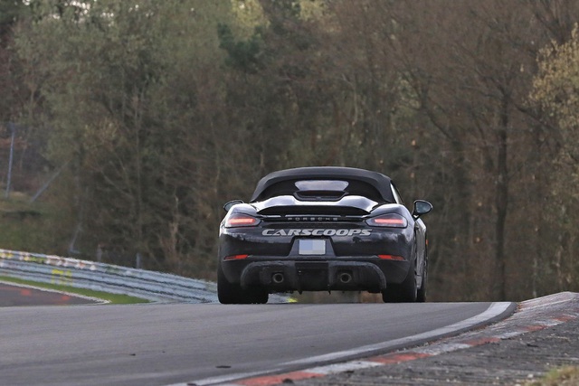 Porsche hé lộ hình ảnh mẫu xe thể thao mui trần mới - 9 Porsche hé lộ hình ảnh mẫu xe thể thao mui trần mới - 9