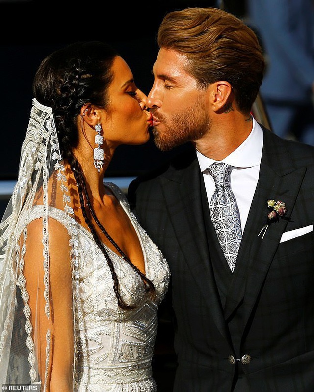MC truyền hình 41 tuổi kết hôn với danh thủ Sergio Ramos - 1