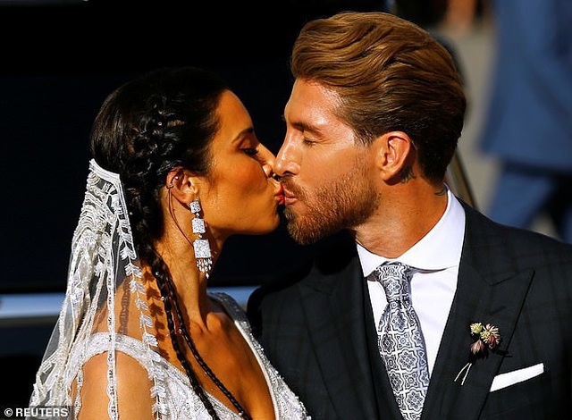MC truyền hình 41 tuổi kết hôn với danh thủ Sergio Ramos - 12