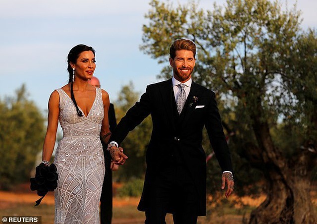 MC truyền hình 41 tuổi kết hôn với danh thủ Sergio Ramos - 14