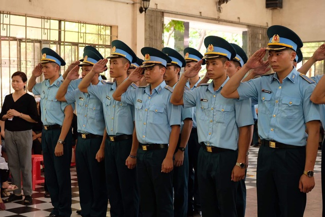 Xúc động tang lễ 2 phi công hy sinh khi bay huấn luyện ở Khánh Hòa - 2