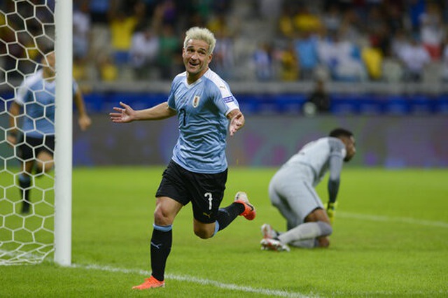 Suarez, Cavani lập công, Uruguay đại thắng 4-0 Ecuador - 5