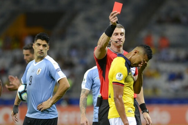 Suarez, Cavani lập công, Uruguay đại thắng 4-0 Ecuador - 4