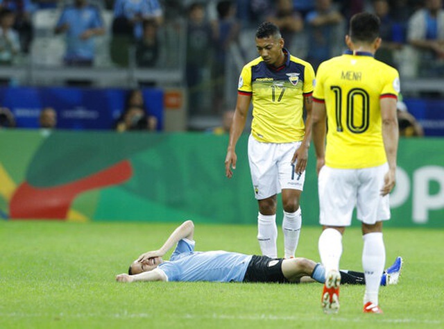 Suarez, Cavani lập công, Uruguay đại thắng 4-0 Ecuador - 3