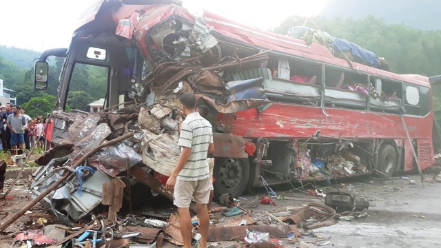 Phó Thủ tướng chỉ đạo khắc phục hậu quả vụ tai nạn nghiêm trọng ở Hòa Bình - 1