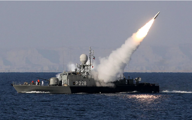 Iran cảnh báo phong tỏa eo biển chiến lược, đòi Mỹ rời khỏi khu vực - 1