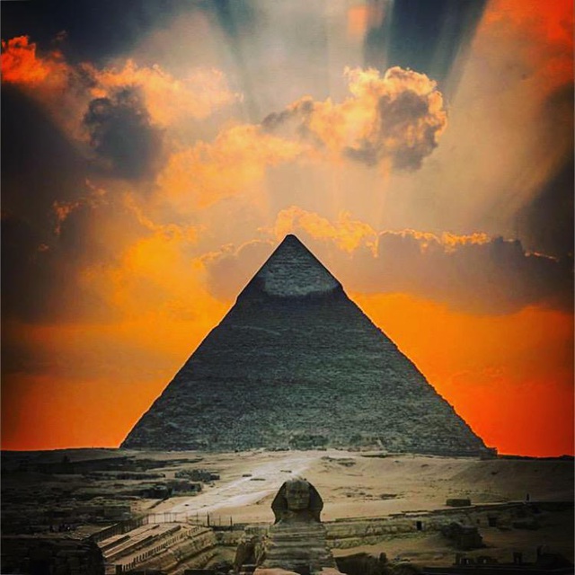 Đại kim tự tháp Giza có thể được xây dựng trên đỉnh đồi tự nhiên khổng lồ - 1