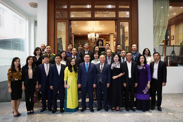 Phó Thủ tướng Vương Đình Huệ gặp gỡ cộng đồng người Việt tại Myanmar - 2