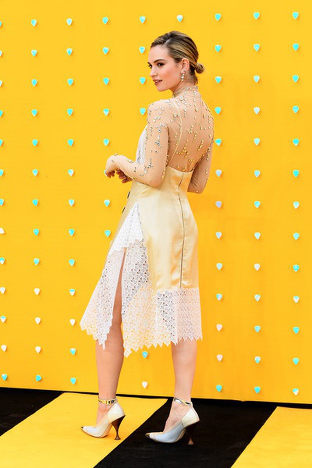 Lọ Lem Lily James điệu đà như công chúa - 8 Lọ Lem Lily James điệu đà như công chúa - 8