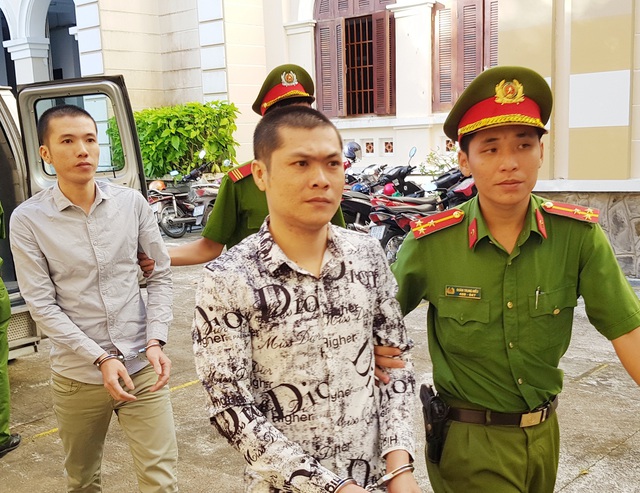 Hai anh em ruột lĩnh &aacute;n t&ugrave; v&igrave; ch&eacute;m bạn nhậu tại qu&aacute;n - 1