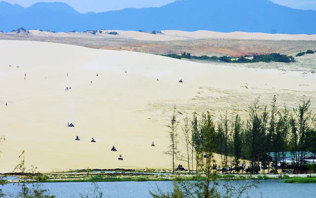 Khám phá Bàu Trắng – nơi được mệnh danh là “sa mạc Sahara ở Việt Nam” - 8 Khám phá Bàu Trắng – nơi được mệnh danh là “sa mạc Sahara ở Việt Nam” - 8