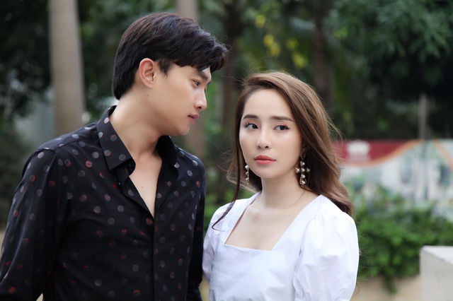Quỳnh Nga bị chỉ trích khi “chen chân” vào cuộc hôn nhân Vũ -Thư phim “Về nhà đi con” - 2 Quỳnh Nga bị chỉ trích khi “chen chân” vào cuộc hôn nhân Vũ -Thư phim “Về nhà đi con” - 2