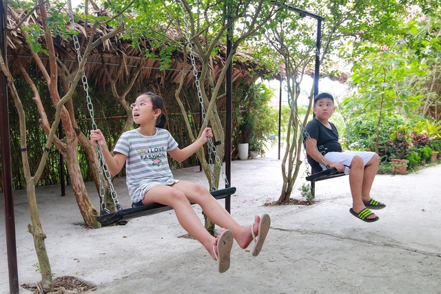 Phát sốt với con đường hoa tường vi đẹp như mơ ở Hà Nội - 11 Phát sốt với con đường hoa tường vi đẹp như mơ ở Hà Nội - 11
