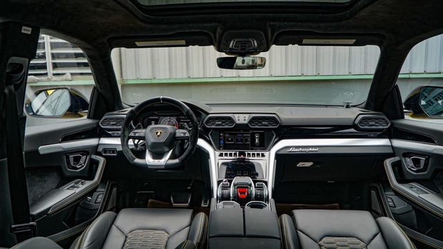 Lamborghini Urus 21 tỷ màu độc về tay đại gia Sài Gòn - 5 Lamborghini Urus 21 tỷ màu độc về tay đại gia Sài Gòn - 5