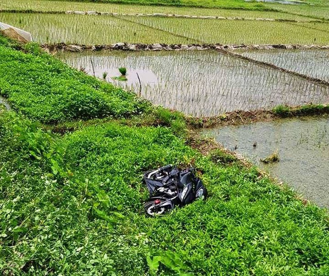 Hà Nam: 2 thanh niên chết thảm khi cố vượt đường sắt - 3 Hà Nam: 2 thanh niên chết thảm khi cố vượt đường sắt - 3