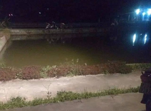 Xót xa 3 cháu bé đuối nước ngay dưới ao nhà ông nội - 1 Xót xa 3 cháu bé đuối nước ngay dưới ao nhà ông nội - 1