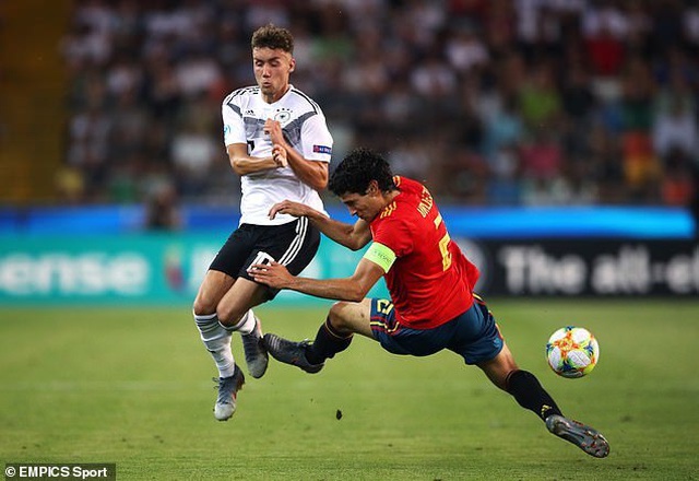 Thắng U21 Đức, U21 Tây Ban Nha lên ngôi vô địch U21 châu Âu - 6 Thắng U21 Đức, U21 Tây Ban Nha lên ngôi vô địch U21 châu Âu - 6