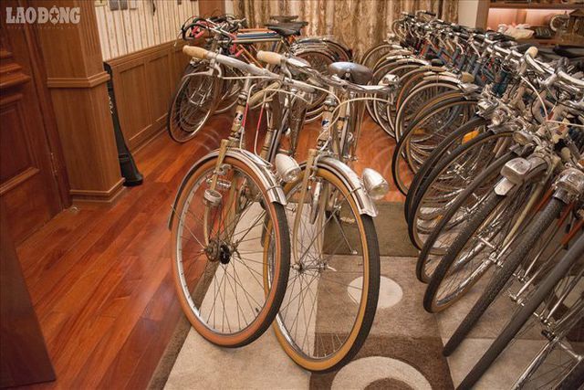 Những chiếc xe đạp Peugeot từng rất đắt gi&aacute;, c&oacute; người từng phải đổi bằng một căn nh&agrave; mặt phố H&agrave;ng Đ&agrave;o.