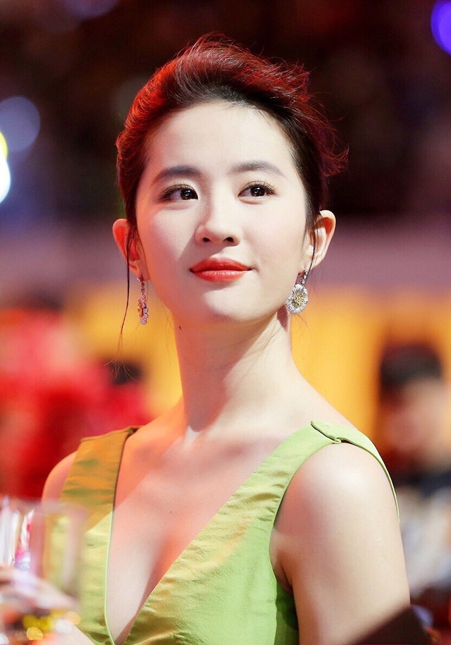 Lưu Diệc Phi - nữ chính “Hoa Mộc Lan” và những điều ít biết - 2 Lưu Diệc Phi - nữ chính “Hoa Mộc Lan” và những điều ít biết - 2