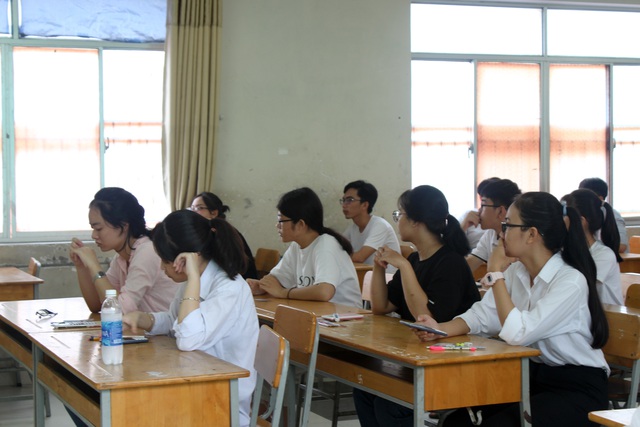 Điểm chuẩn cao vào ĐH Sư phạm TPHCM là 24, ĐH Mở TPHCM là 22,85 - 1 Điểm chuẩn cao vào ĐH Sư phạm TPHCM là 24, ĐH Mở TPHCM là 22,85 - 1