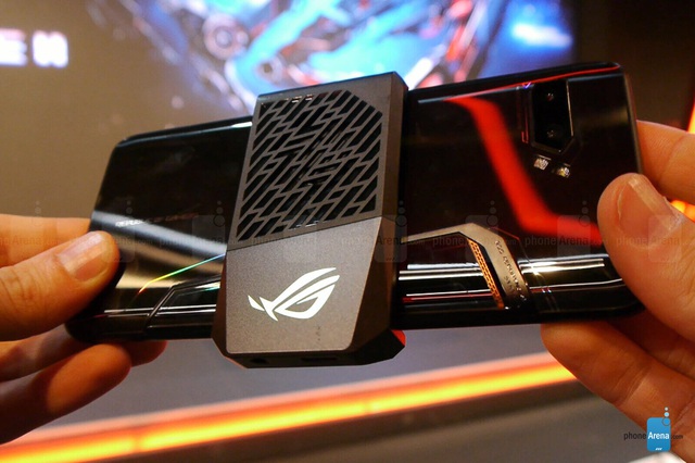 Asus trình làng smartphone chơi game ROG Phone 2 cấu hình siêu “khủng” - 6 Asus trình làng smartphone chơi game ROG Phone 2 cấu hình siêu “khủng” - 6