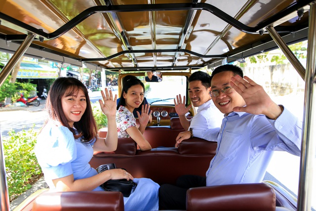 Hội An đưa v&agrave;o hoạt động xe bu&yacute;t điện cổ điển