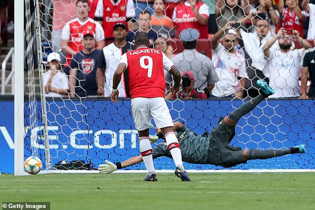 Gareth Bale ghi b&agrave;n, Real Madrid thắng Arsenal tr&ecirc;n loạt &ldquo;đấu s&uacute;ng&rdquo; - 2